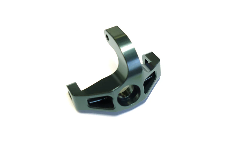 CR 4XS Alloy Steering Hub Right